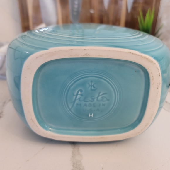 Fiestaware Turquoise disk Water Pitcher. Perfect as a pitcher or a vase. - Picture 2 of 9